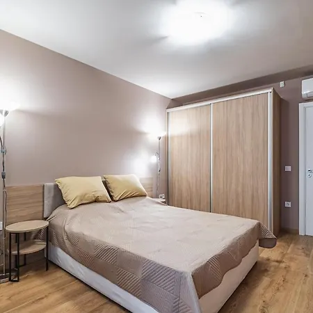 N Vaptsarov Sea Garden 瓦爾納