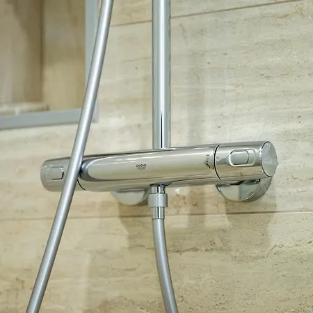 N Vaptsarov Sea Garden 公寓 瓦爾納