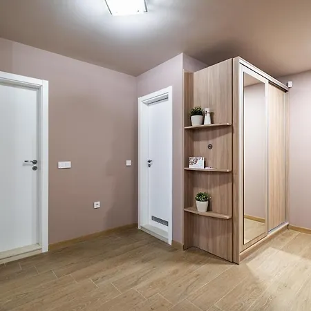 N Vaptsarov Sea Garden 瓦爾納