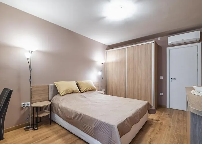 N Vaptsarov Sea Garden ヴァルナ